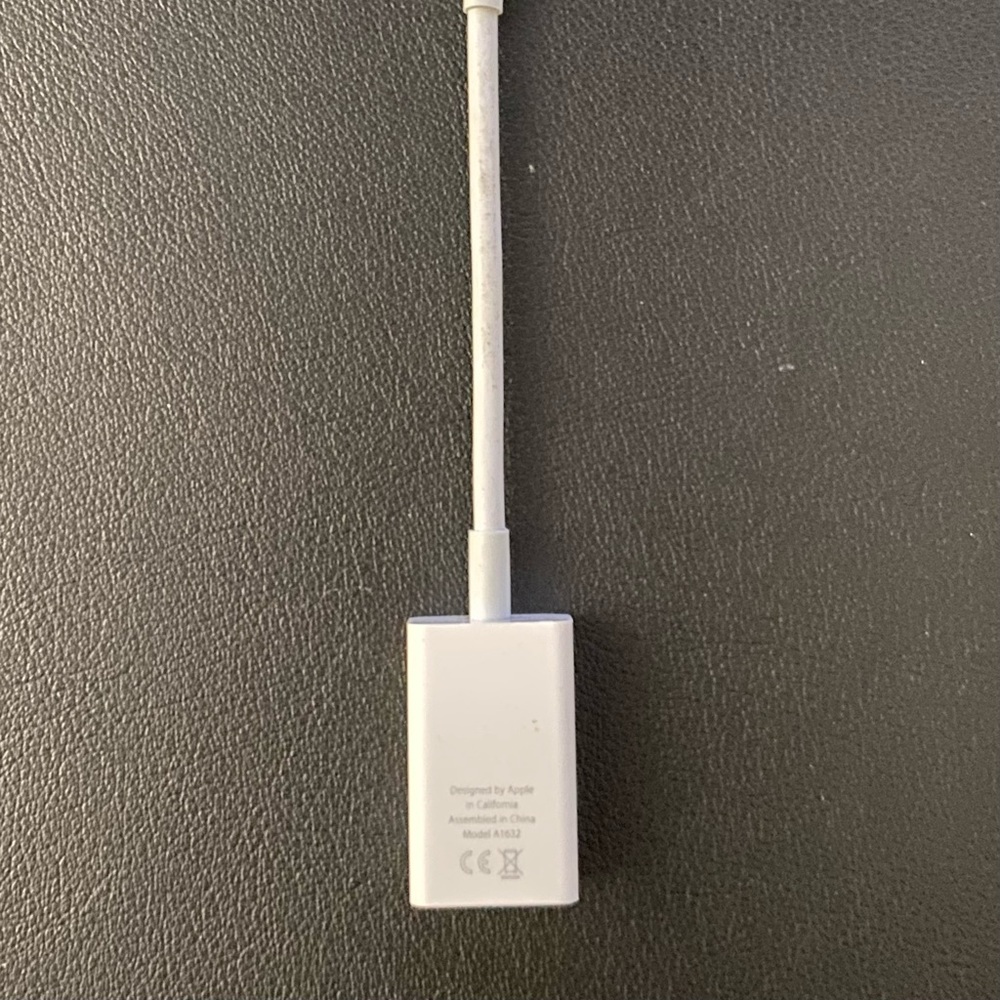 Apple USB Computer Adapter - Picture 2 of 3